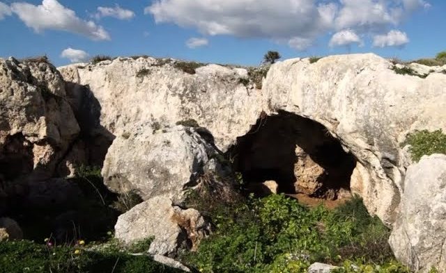 Archaeological Multimedia Archive of Sicily: Upper Paleolithic and Mesolithic